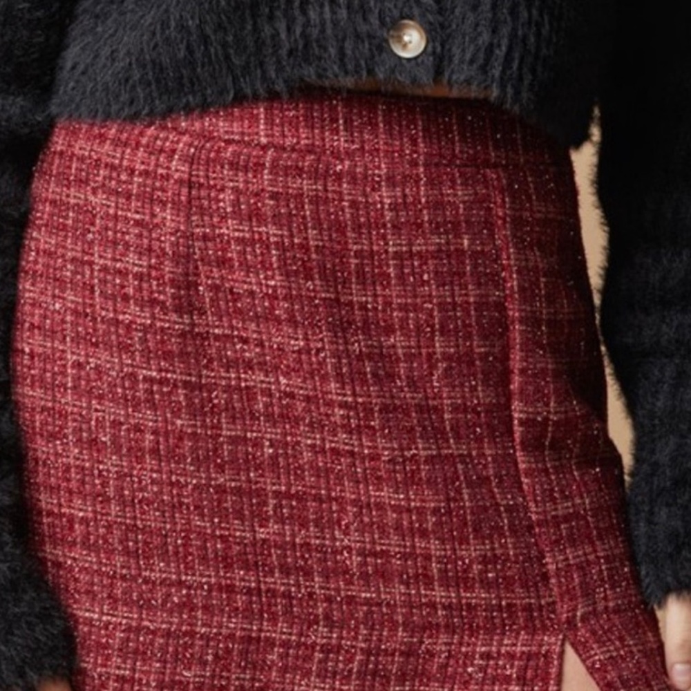 small (4) Francesca’s red skirt brand new never worn